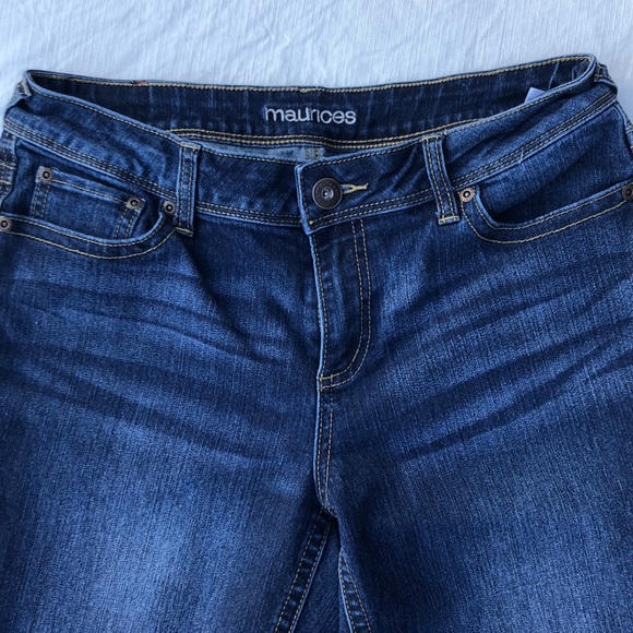 3/$15 Maurice’s dark indigo jean 9/10 short - Picture 3 of 8